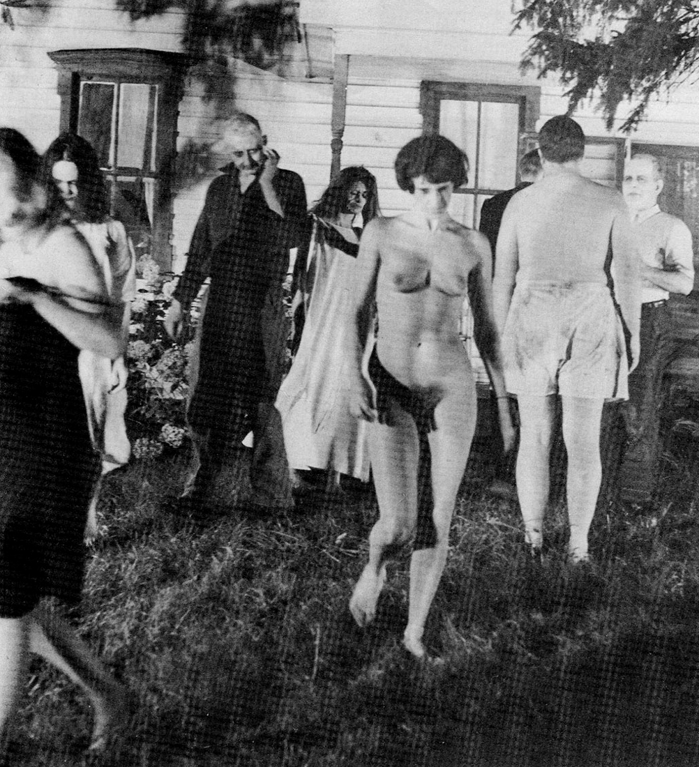 http://horrorpediadotcom.files.wordpress.com/2012/06/night-of-the-living-dead-naked-female-zombie.jpg